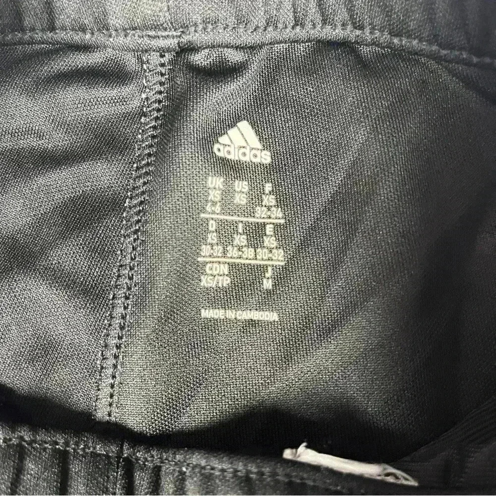 Adidas Pants Signature 3 Stripes with Zipper ankle Size 4-6 - Picture 6 of 9
